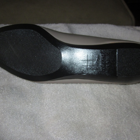 Taupe Tic Tac Toes Sz 7M - Picture 3 of 3